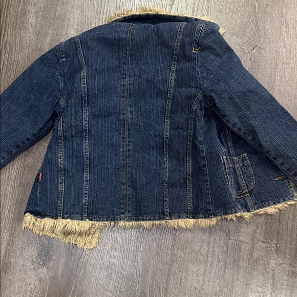 Ferisa Denim Jacket with Pocket Detail - Picture 5 of 5
